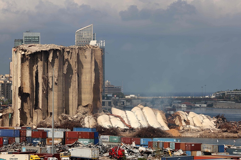 The newly-collapsed northern section of the grain silos at the port of Lebanon's capital Beirut, which were previously partly destroyed by the 2020 port explosion, August 23, 2022. /CFP