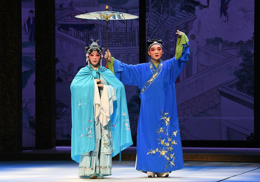 Performers present traditional Puxian Opera 