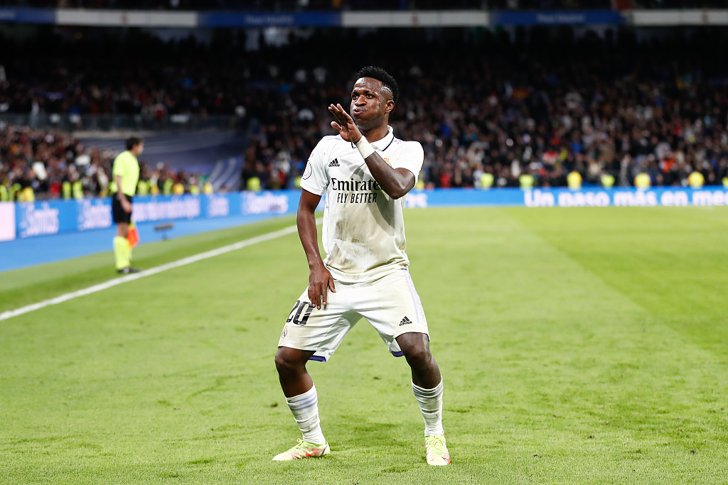 Vinicius Jr of Real Madrid shows off his dance moves during their Copa del Rey clash with Atletico Madrid in Madrid, Spain, January 26, 2023. /CFP