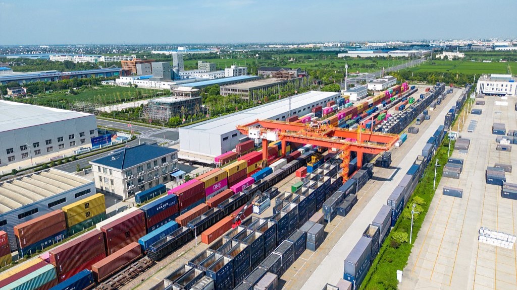 Cargo awaiting export in east China's Jiangsu Province, August 7, 2022. /CFP