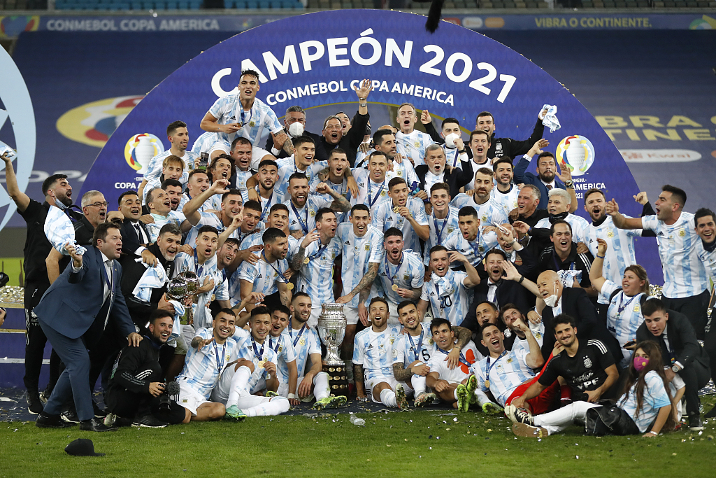 Team Argentina celebrate after winning the Copa America title at Maracana stadium in Rio de Janeiro, Brazil, July 10, 2021. /CFP