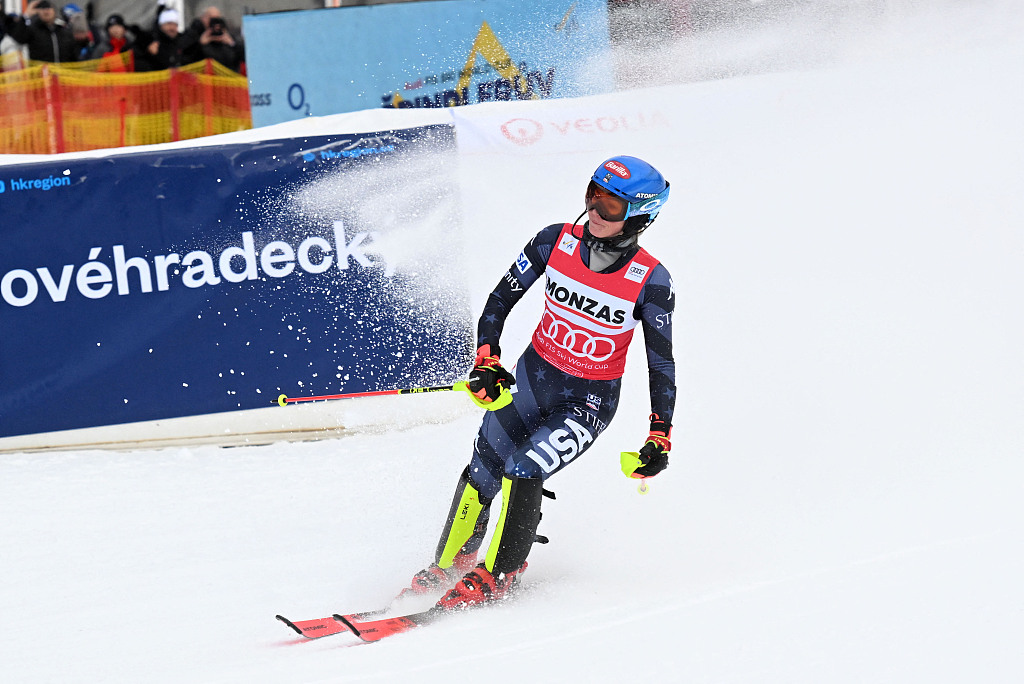 Mikaela Shiffrin of the United States finishes her women's slalom run during the Audi FIS Alpine Ski World Cup at Spindleruv Mlyn, Czech Republic, January 28, 2023. /CFP