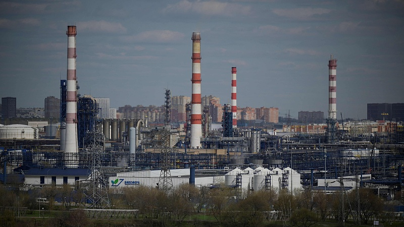 A view of the Russian oil producer Gazprom Neft's Moscow oil refinery on the south-eastern outskirts of Moscow, April 28, 2022. /CFP