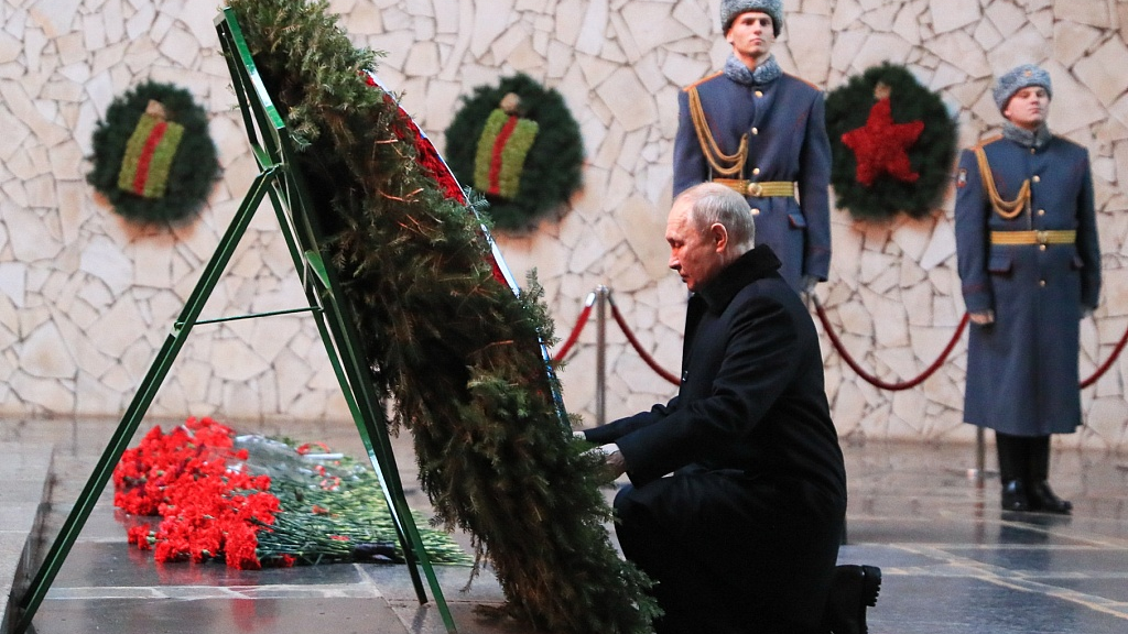 Russia's President Vladimir Putin attends a wreath laying ceremony at the Eternal Flame in the Hall of Military Glory at the Battle of Stalingrad museum reserve at the Mamayev Kurgan memorial complex, Volgograd, Russia, February 2, 2023. /CFP