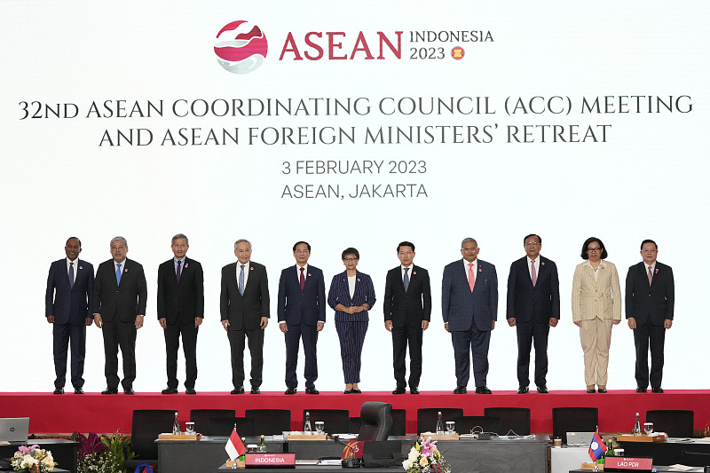 Foreign ministers and ASEAN Secretary General pose for a group photo during the ASEAN Coordinating Council Meeting at the ASEAN Secretariat, Jakarta, Indonesia, February 3, 2023. /CFP