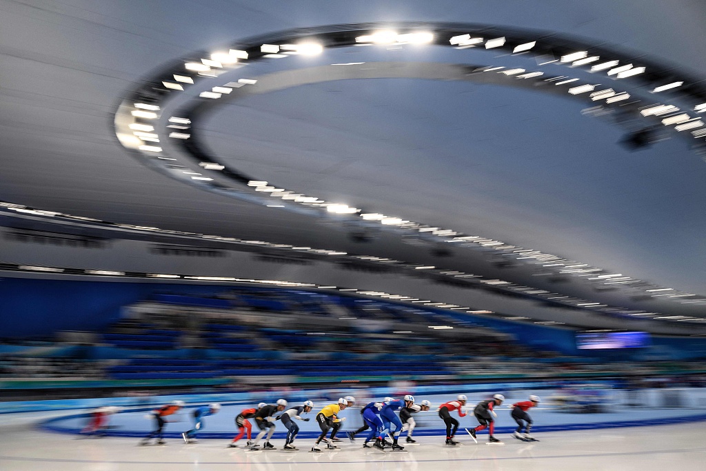Athletes compete in the Beijing 2022 men's speed skating mass start event at the National Speed Skating Oval in Beijing, China, February 19, 2022. /CFP
