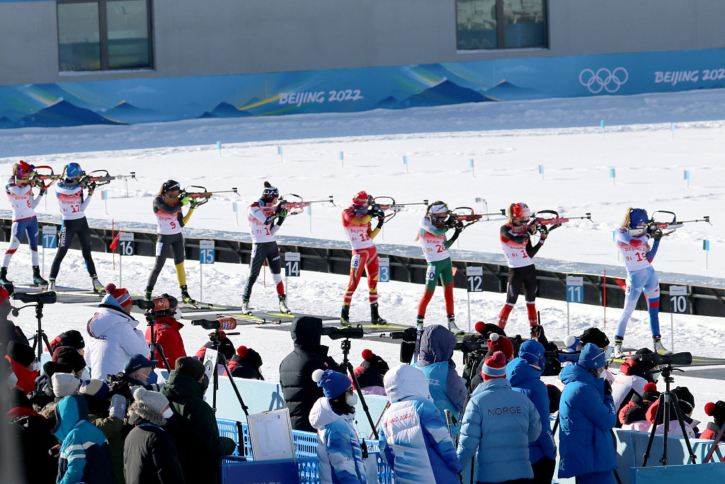Athletes compete during the Beijing 2022 women's biathlon event at the National Biathlon Center in Zhangjiakou, China, February 16, 2022. /CFP