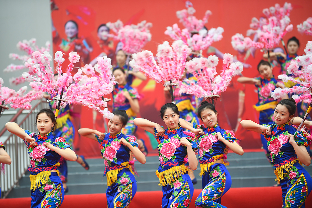 Yangge dance in Shanxi. /CFP