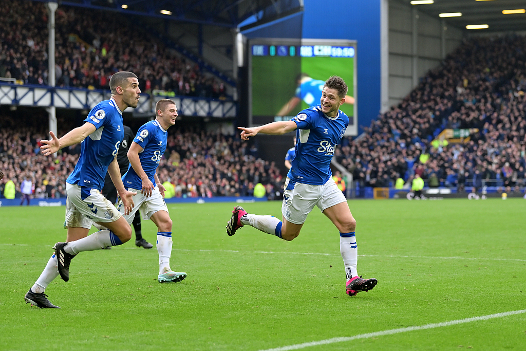 James Tarkowski (R) of Everton celebrates his goal with teammates during the Premier League match between Everton and Arsenal at Goodison Park in Liverpool, England, February 4, 2023. /CFP
