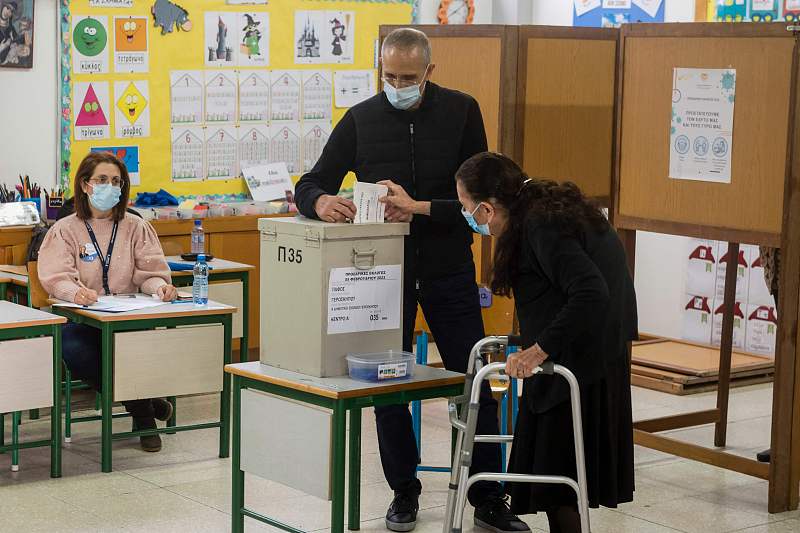 Cypriot voters cast their ballots for presidential elections at the Geroskypou polling center in the western Paphos District, Cyprus, February 5, 2023. /CFP