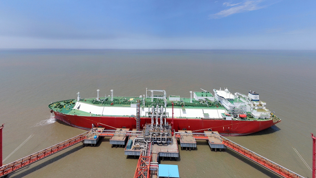 An LNG carrier unloads at Yangkou Port in east China's Jiangsu Province, May 28, 2021. /CFP