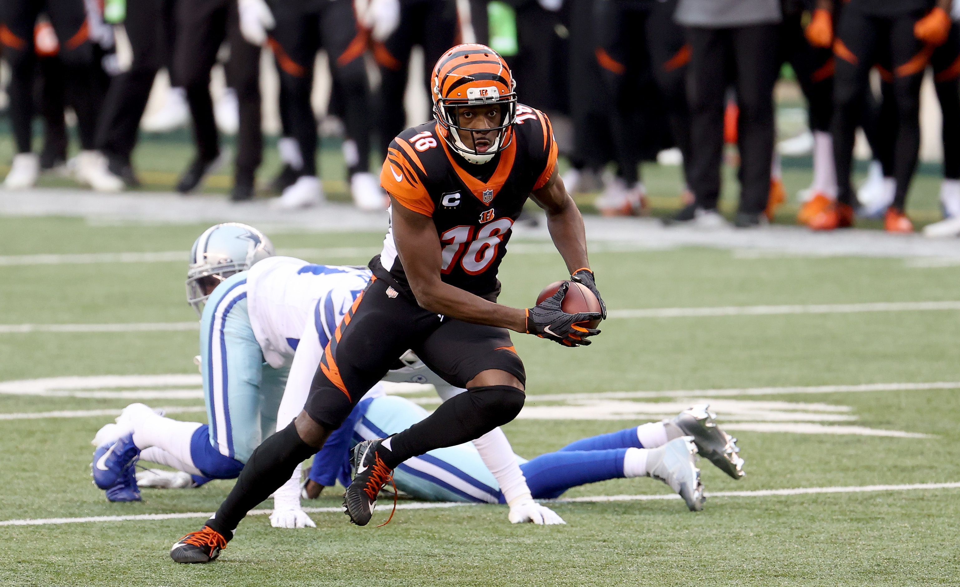 Wide receiver A.J. Green (#18) of the Cincinnati Bengals catches a pass in the game against the Dallas Cowboys at Paul Brown Stadium in Cincinnati, Ohio, December 13, 2020. /CFP