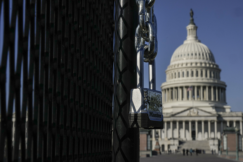 A lock hangs on a security fence near the U.S. Capitol in Washington, D.C., U.S., February 6, 2023. /CFP