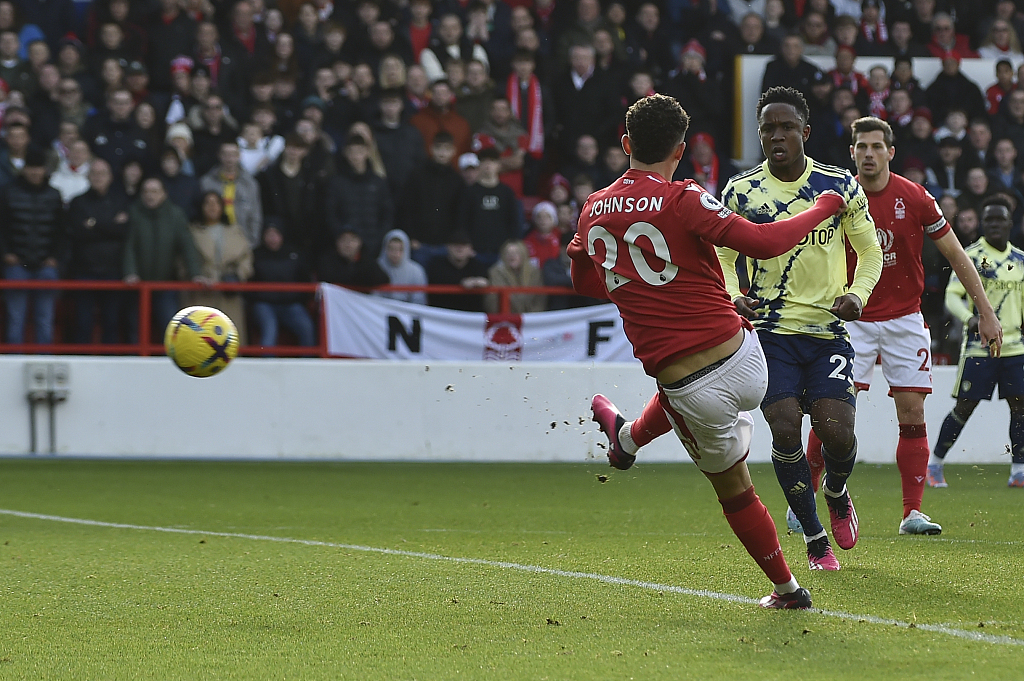 Brennan Johnson of Nottingham Forest shoots to score in the Premier League game against Leeds United at City Ground stadium in Nottingham, England, February 5, 2023. /CFP