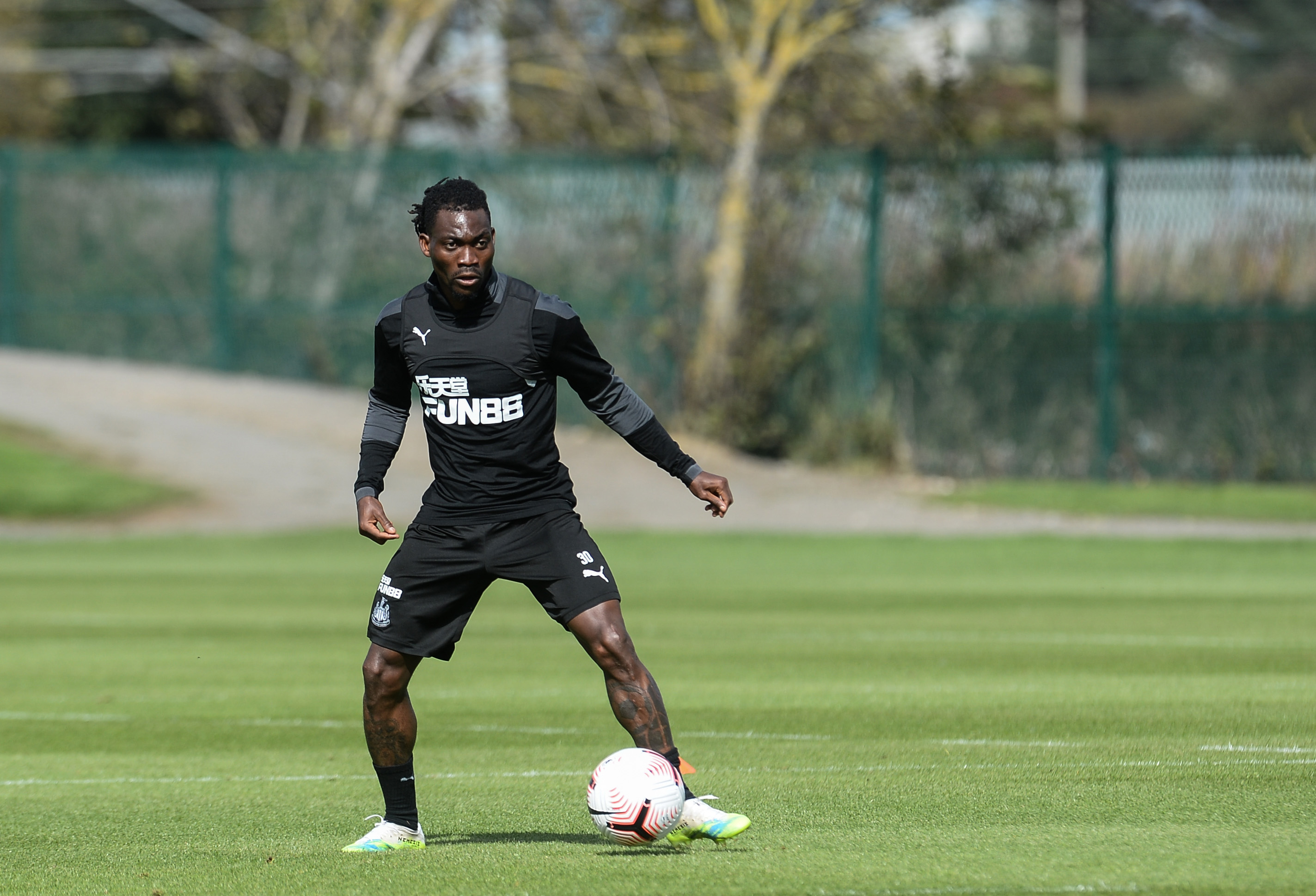 Christian Atsu trains with Newcastle United in Newcastle upon Tyne, UK, September 9, 2020. /CFP 