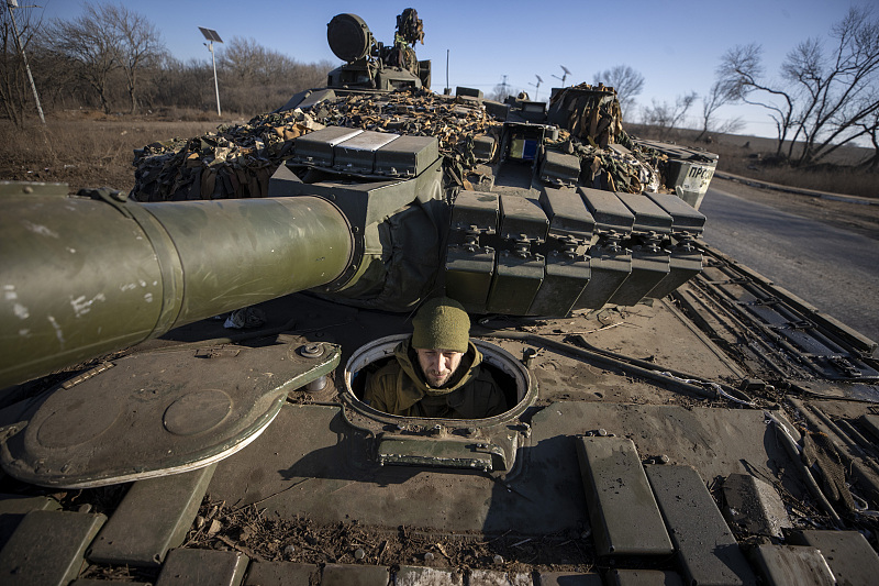 Ukrainian soldiers are seen on their ways to the frontlines with their armored military vehicles, in Donetsk Oblast, Ukraine, January 26, 2023. /CFP