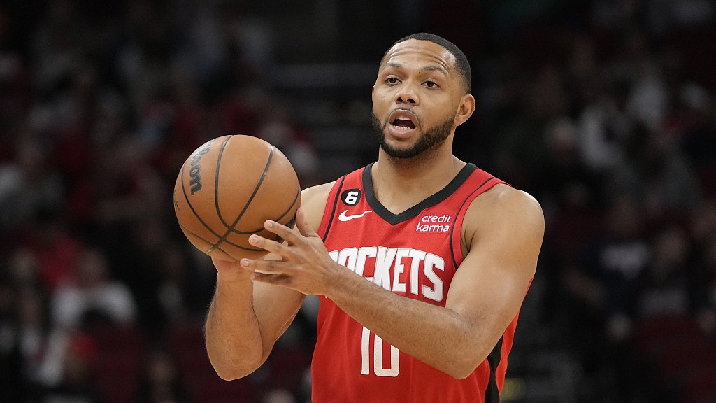 Eric Gordon of the Houston Rockets holds the ball in the game against the Washington Wizards at the Toyota Center in Houston, Texas, January 25, 2023. /CFP