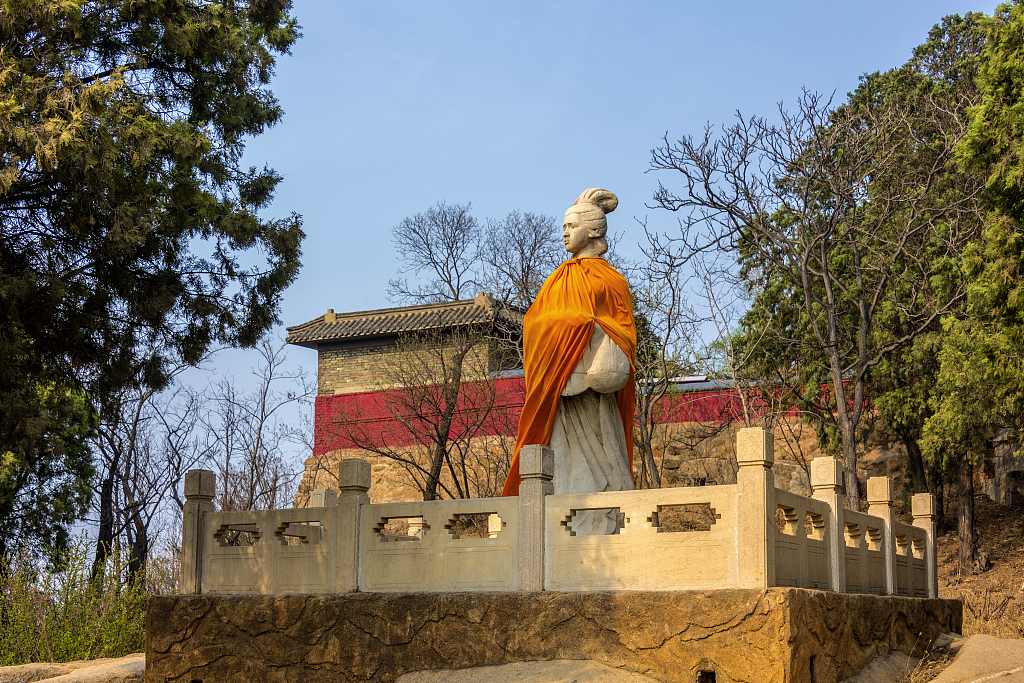 An undated photo shows a statue of Lady Meng Jiang at a temple commemorating the folktale figure in Qinhuangdao, Hebei. /CFP