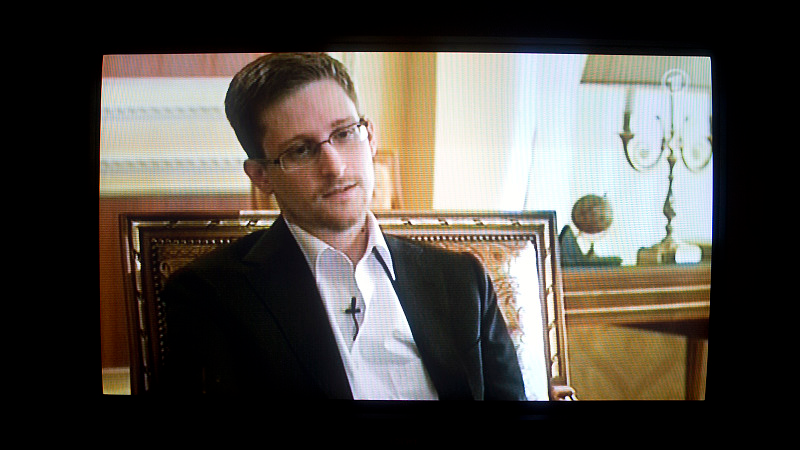 A TV set in a private living room shows German public broadcaster ARD's exclusive interview with whistleblower Edward Snowdon, Berlin, Germany, January 27, 2014. /CFP