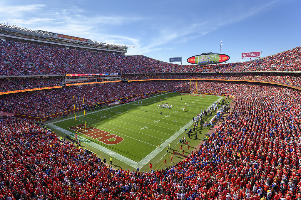 An overall interior view of the Arrowhead Stadium during the NFL game between the Kansas City Chiefs and the Buffalo Bills, in Kansas City, U.S., October 16, 2022. /CFP