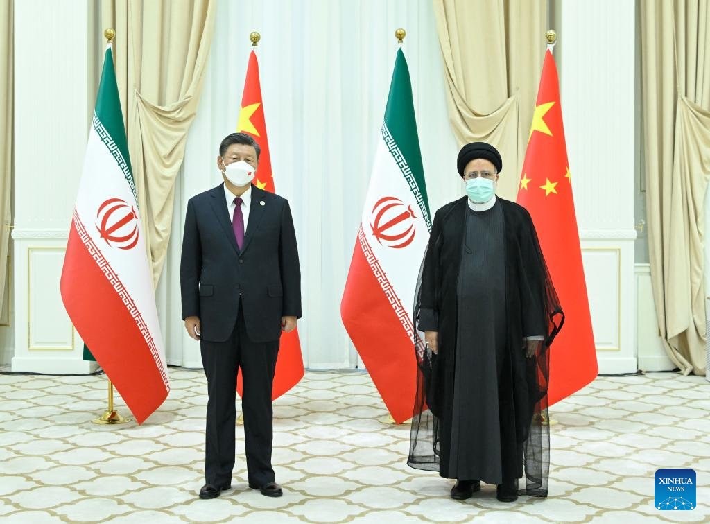 Chinese President Xi Jinping meets with Iranian President Ebrahim Raisi at Forumlar Majmuasi Complex in Samarkand, Uzbekistan, Sept. 16, 2022. /Xinhua