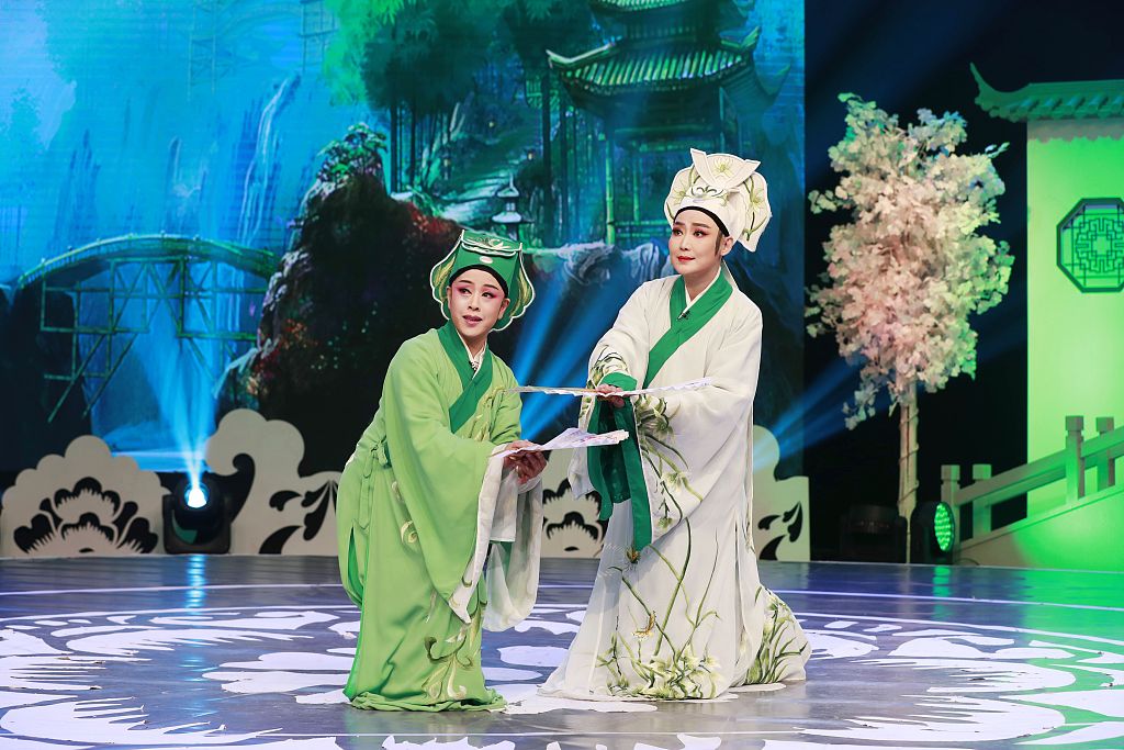 Two artists perform a Yue Opera titled Liangzhu, which is based on 'The Butterfly Lovers.' /CFP