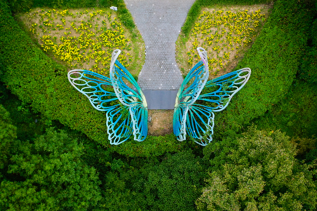A pair of butterfly sculptures at Liangzhu Park in Ningbo mark the spot where the tombs lie. /CFP