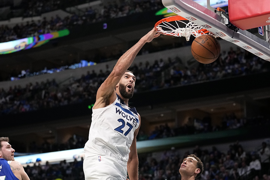 Rudy Gobert (#27) of the Minnesota Timberwolves dunks in the game against the Dallas Mavericks at the American Airlines Center in Dallas, Texas, February 13, 2023. /CFP