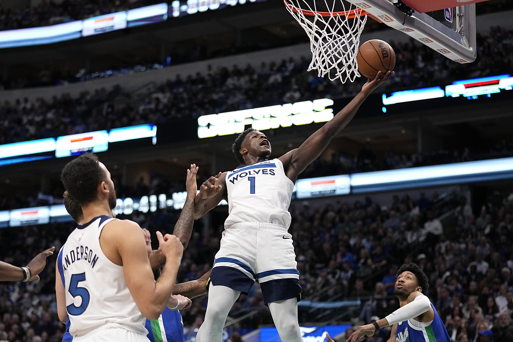 Anthony Edwards (#1) of the Minnesota Timberwolves drives toward the rim in the game against the Dallas Mavericks at the American Airlines Center in Dallas, Texas, February 13, 2023. /CFP