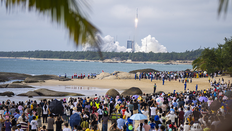 Tianzhou-5 cargo spacecraft blasts off at Wenchang Spacecraft Launch Site in south China's Hainan Province, November 12, 2022. /CFP