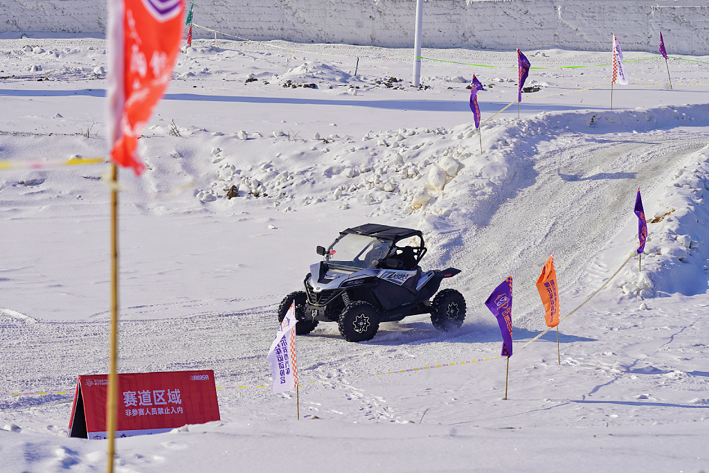 A snow mobile race is held at this year's festival. /CFP