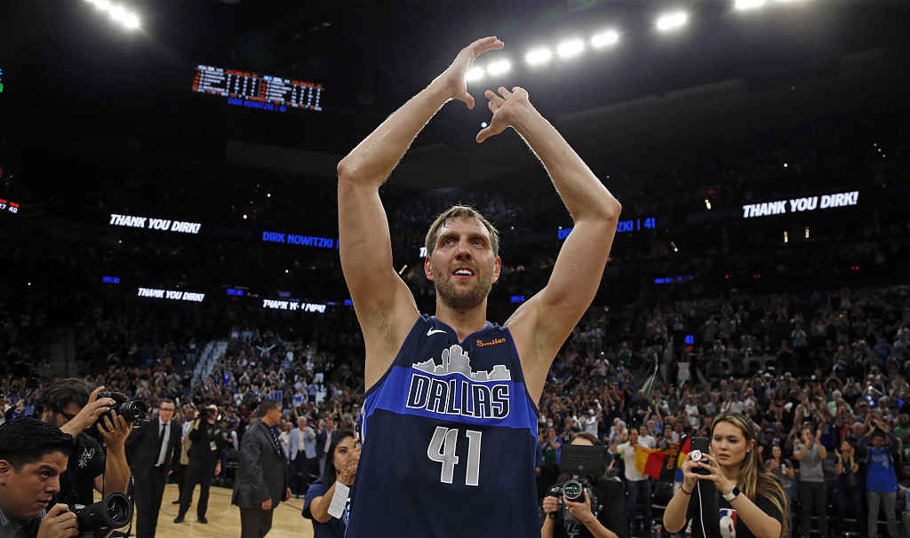 Dirk Nowitzki of the Dallas Mavericks acknowleges fans at the end of the game against the San Antonio Spurs at the AT&T Center in San Antonio, Texas, April 10, 2019. /CFP