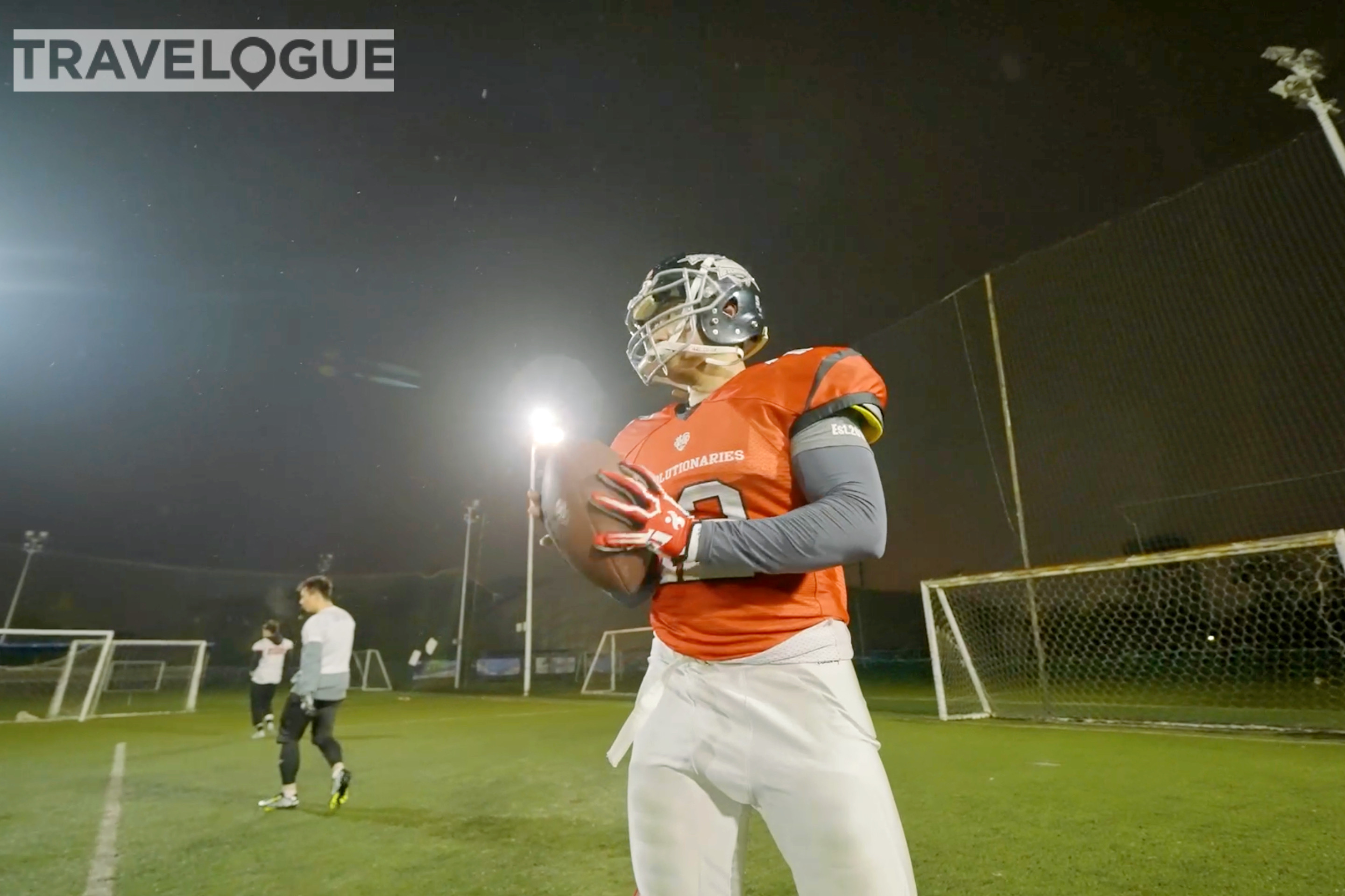 Peter Joseph Kuhn is an American NCAA football player and a big sports fan. In Changsha, he plays quarterback for the team named Changsha Revolutionaries. At weekends, he and his friends regularly get together to play football in Shawan Park. /CGTN