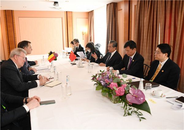 Wang Yi (3rd R) holds talks with Belgian Prime Minister Alexander De Croo in Munich, Germany, February 18, 2023. /Chinese Foreign Ministry