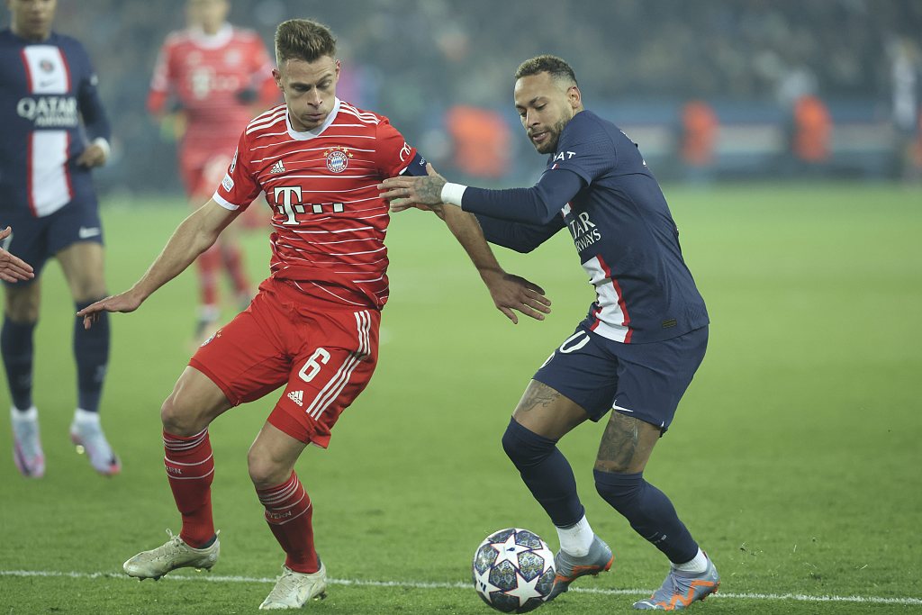 PSG striker Neymar (R) during their Champions League clash with Bayern Munchen at the Parc des Princes in Paris, France, February 14, 2023. /CFP