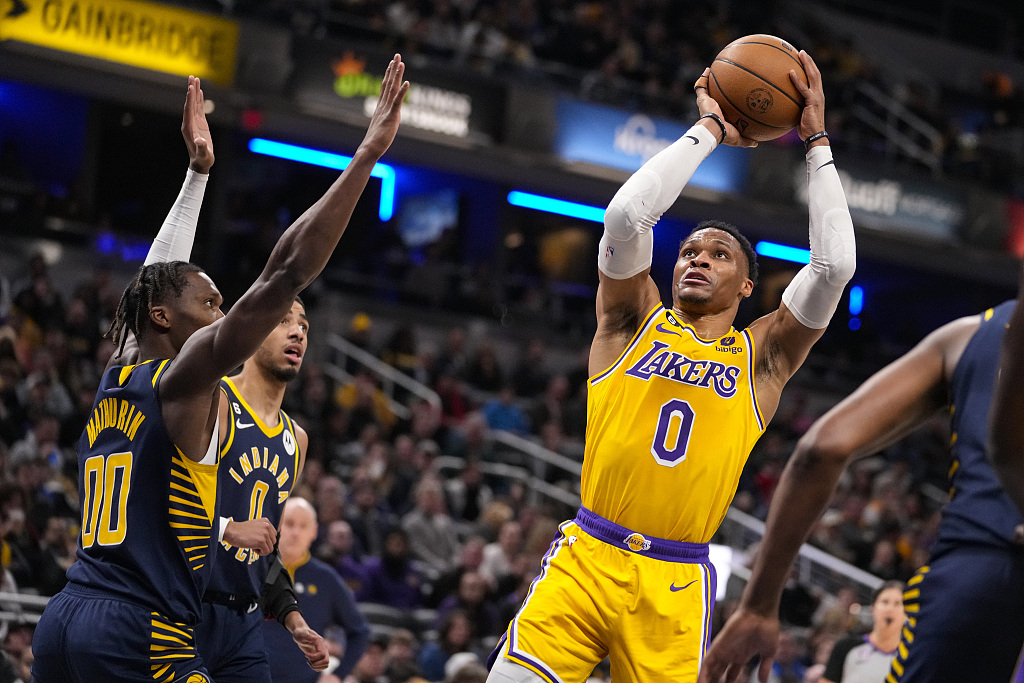 Russell Westbrook (#0) of the Los Angeles Lakers shoots against the Indiana Pacers at Gainbridge Fieldhouse in Indianpolis, Indiana, February 2, 2023. /CFP