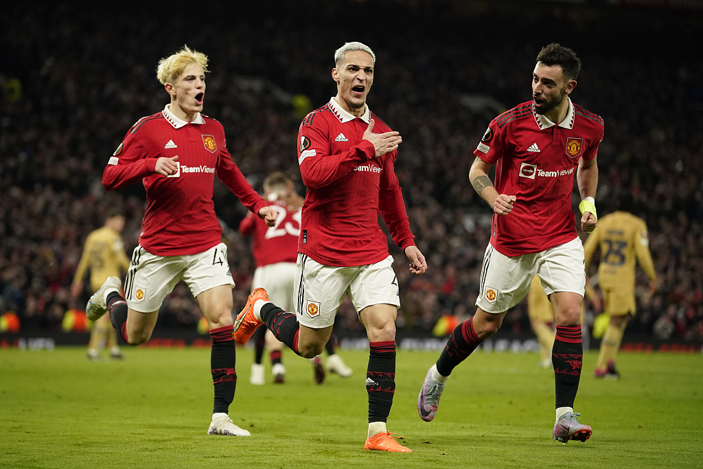 Antony (C) of Manchester United celebrates after scoring a goal in the second-leg game of the UEFA Europa League Round of 32 competitions against Barcelona at Old Trafford in Manchester, England, February 23, 2023. /CFP