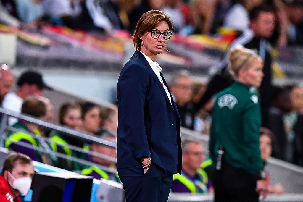 Corinne Diacre, manager of France, looks on during the UEFA European Women's Championship semifinals against Germany at Stadium MK in Milton Keynes, England, July 27, 2022. /CFP