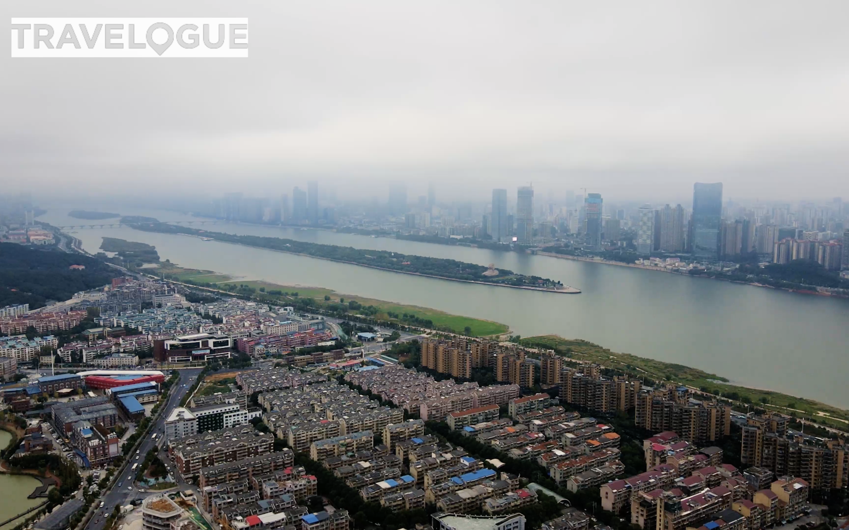 The Liuyang River has a special place in the hearts of Changsha people in central China's Hunan Province. Japanese teacher Noriko Nakamura lives right next to it. When she opens her window, the winding river unfolds before her eyes. As she says, 