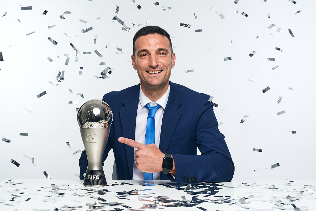 Lionel Scaloni, manager of Argentina, poses with the FIFA men's coach of the year award trophy at the Best FIFA Football Awards 2022 in Paris, France, February 27, 2023. /CFP