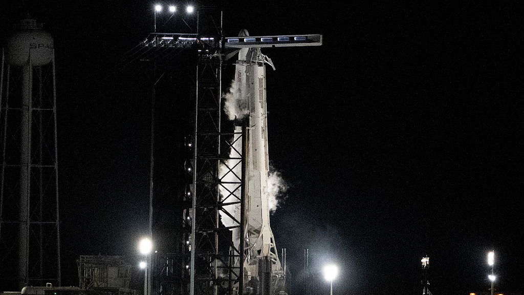 A SpaceX Falcon 9 rocket vents approximately 8 minutes past the launch time after the attempt was aborted at the Kennedy Space Center, Florida, February 27, 2023. /CFP