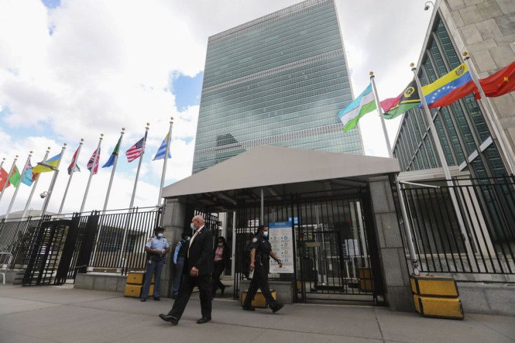 An entrance and exit of the UN headquarters in New York,September 20, 2021. /Xinhua