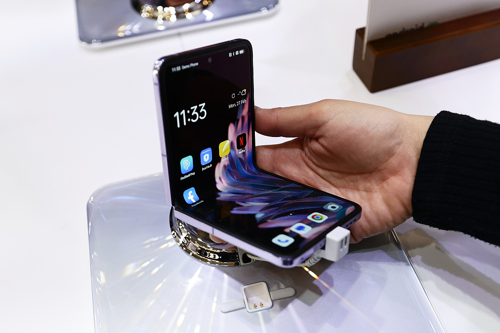 The new OPPO Find N2 Flip is on display  at the 2023 Mobile World Congress (MWC) in Barcelona, Spain, February 27, 2023. /CFP