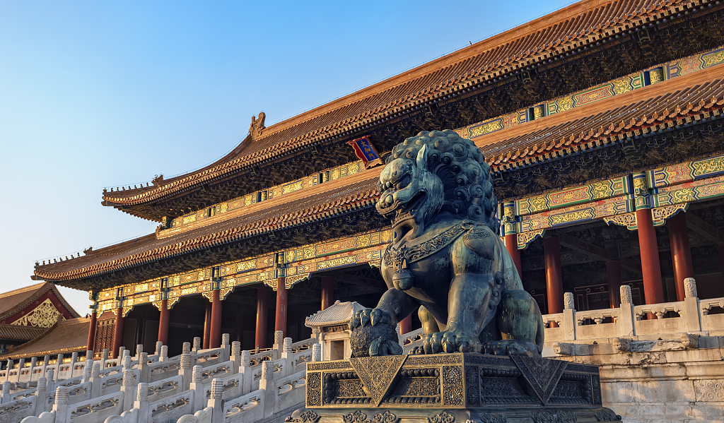 A glimpse of the Palace Museum, or Forbidden City, in Beijing. /CFP