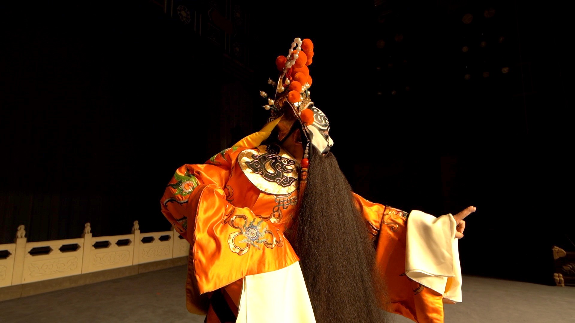 Inheritance or popularization? That is the question for many Peking Opera artists. /CGTN