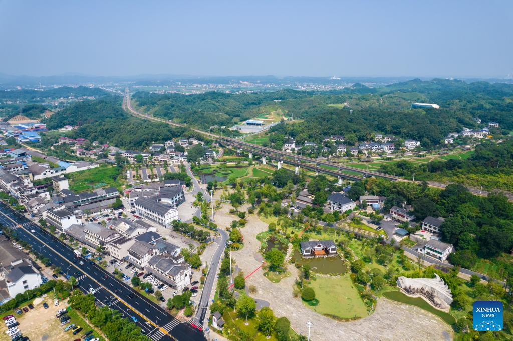 The Qingxi Village in the city of Yiyang in central China's Hunan Province, August 1, 2022. /Xinhua