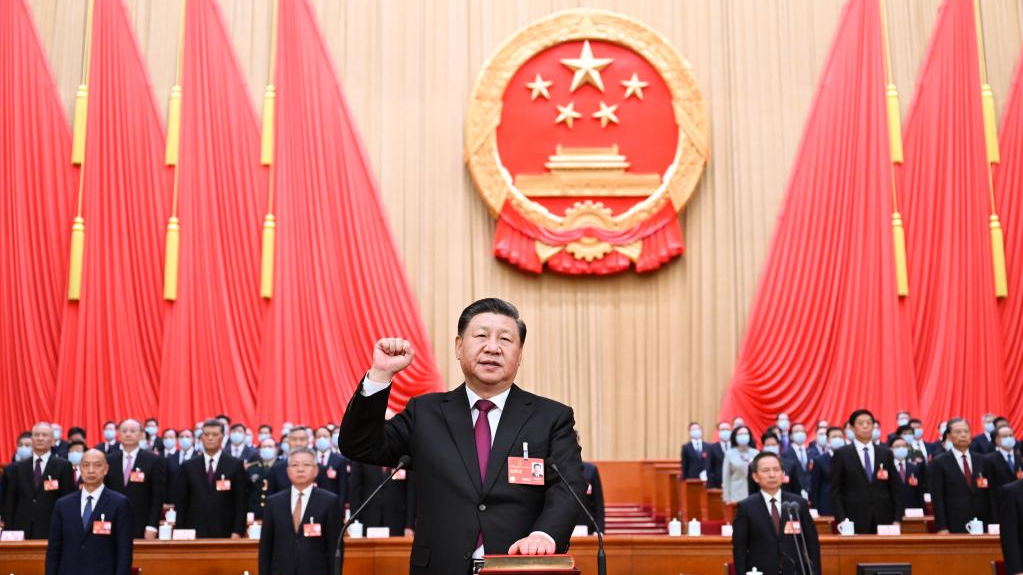 Xi Jinping, newly elected president of the People's Republic of China (PRC) and chairman of the Central Military Commission of the PRC, makes a public pledge of allegiance to the Constitution at the Great Hall of the People in Beijing, capital of China, March 10, 2023. /Xinhua