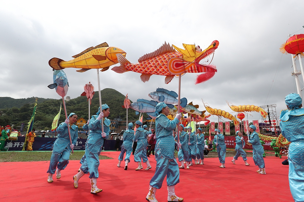 A ceremony takes place at the Fishing Season Festival in Xiangshan. /CFP