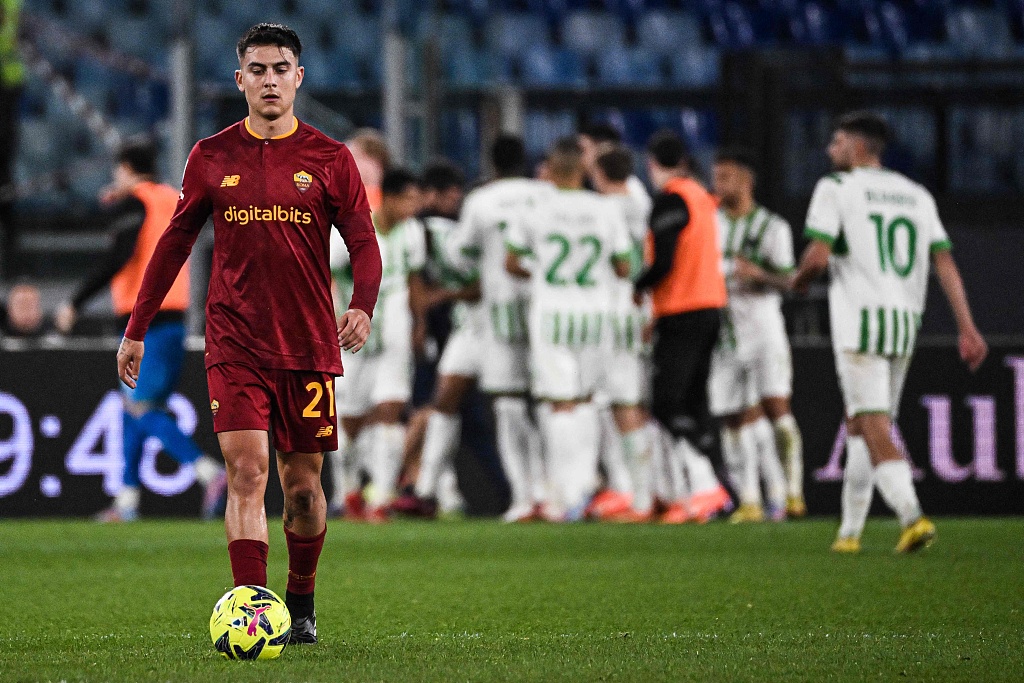 Roma's Paulo Dybala in frustration during their clash with Sassuolo at the Olympic stadium in Rome, Italy, March 12, 2023. /CFP