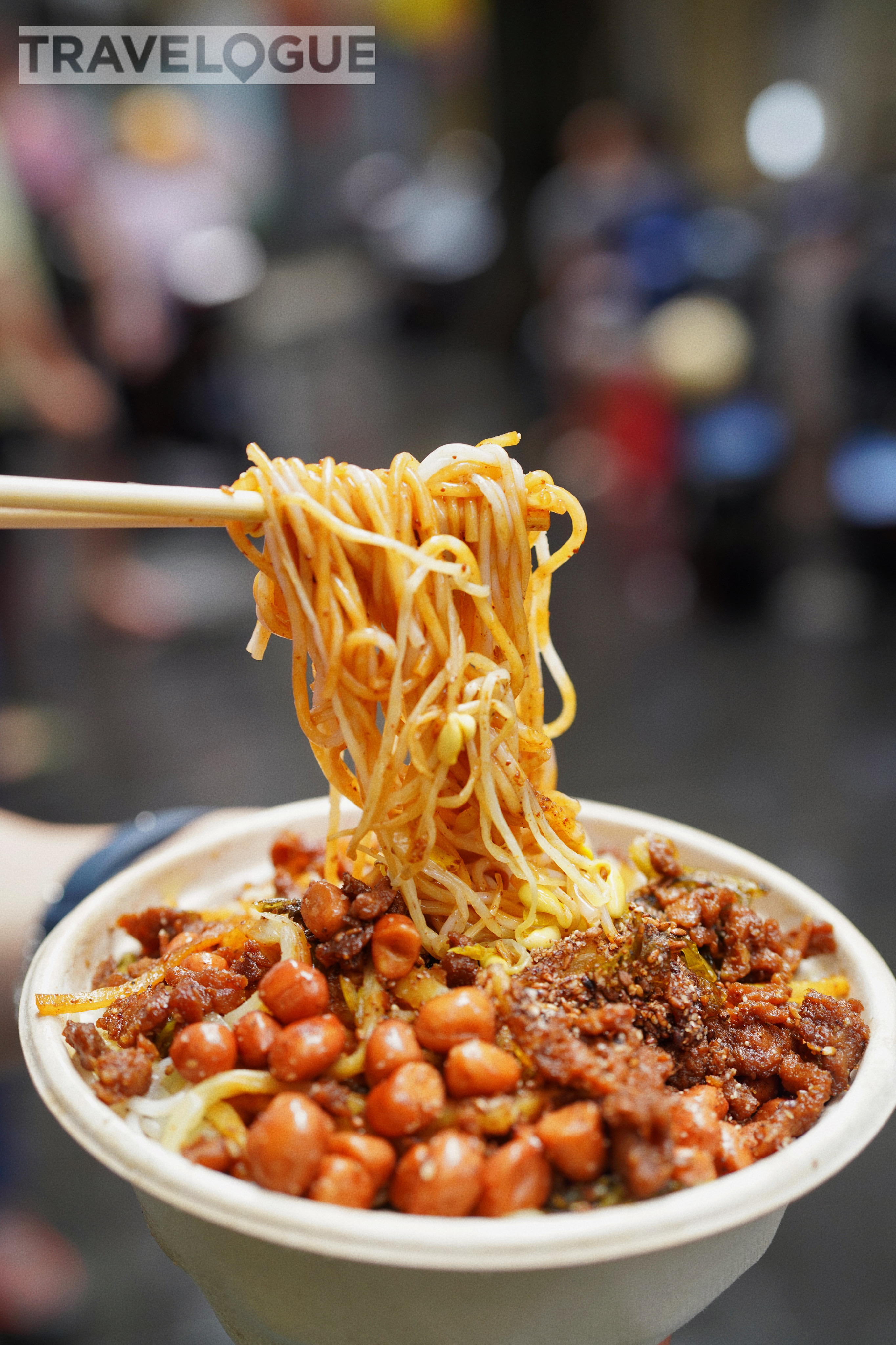 Hainan rice noodles are famous for how thin they are. People often describe them as being no thicker than a human hair. Noodle-lovers who like to spice things up can add a spoonful of hot sauce to further whet their appetites. /CGTN